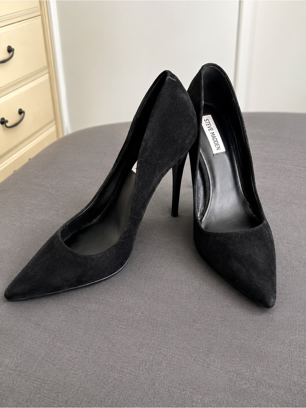 Steve Madden Black Suede Pointed Toe Stiletto Pumps
